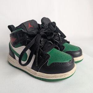 Nike Air Jordan Mid Baby Shoes Size 5 Green, Black And White